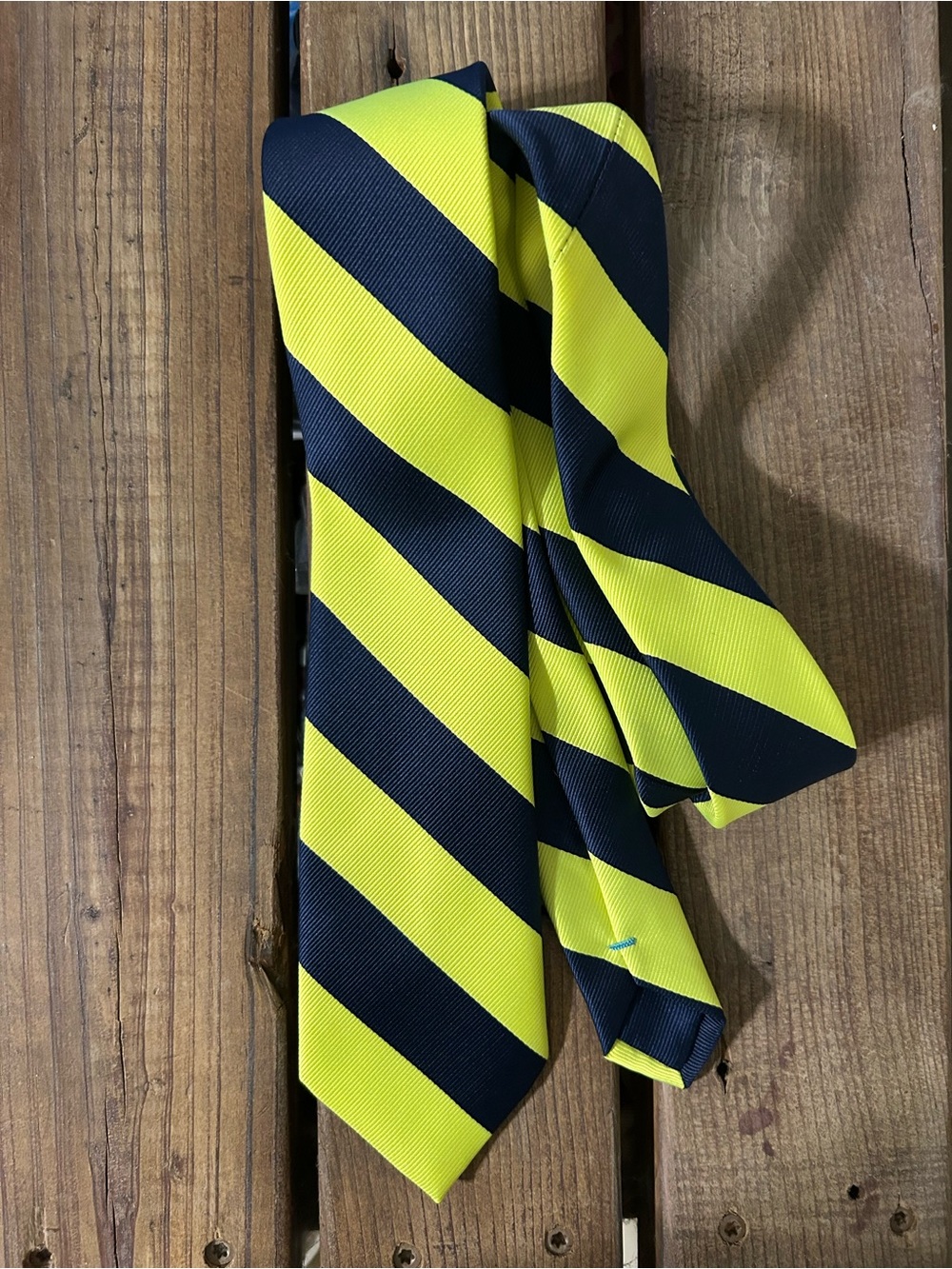 American Eagle Outfitters Men’s Skinny Silk Striped Navy & Yellow Tie